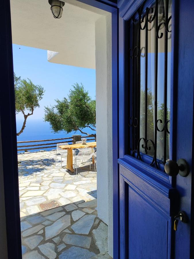 Country house Alia's Sea View & Aprovaton