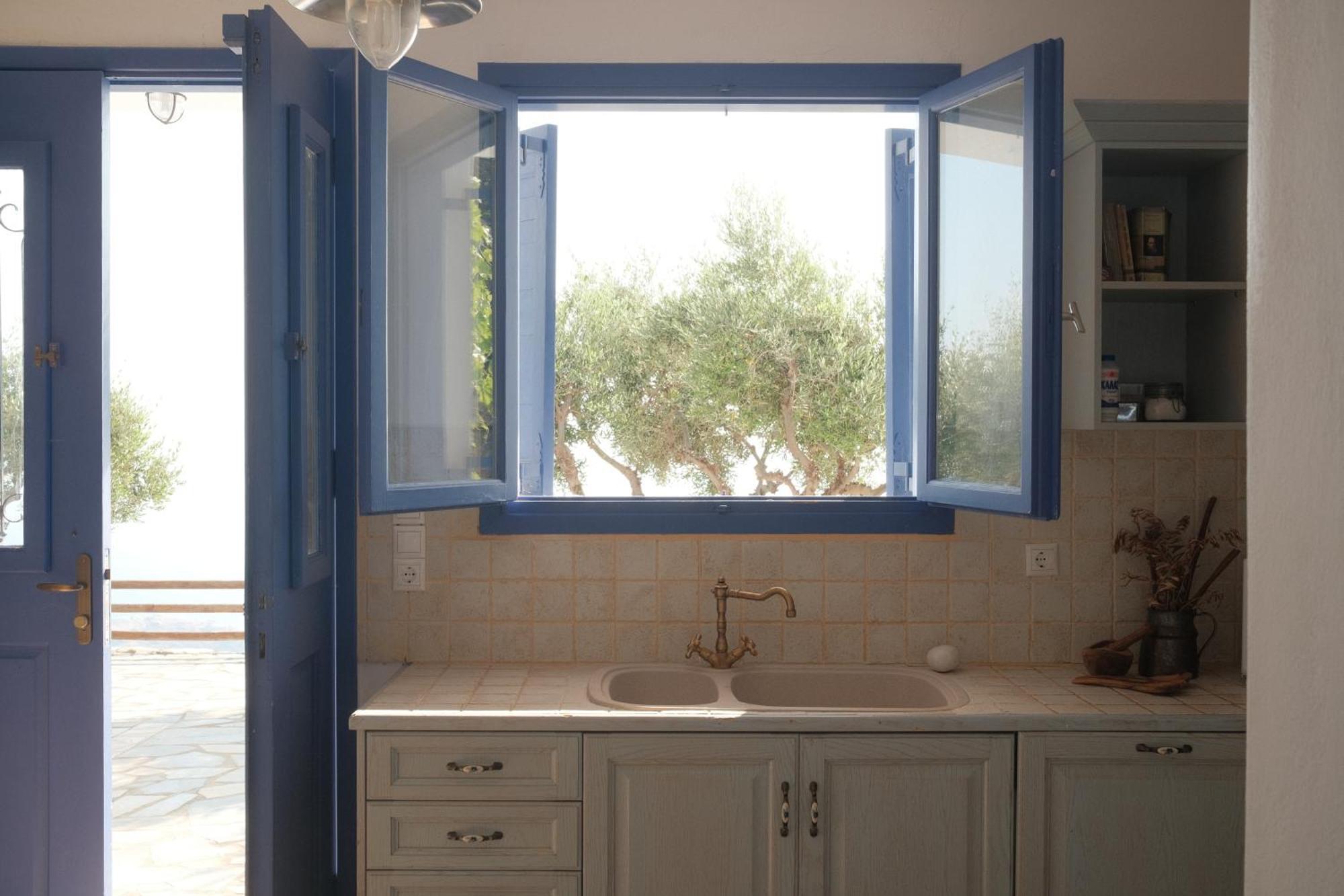 Country house Alia's Sea View &