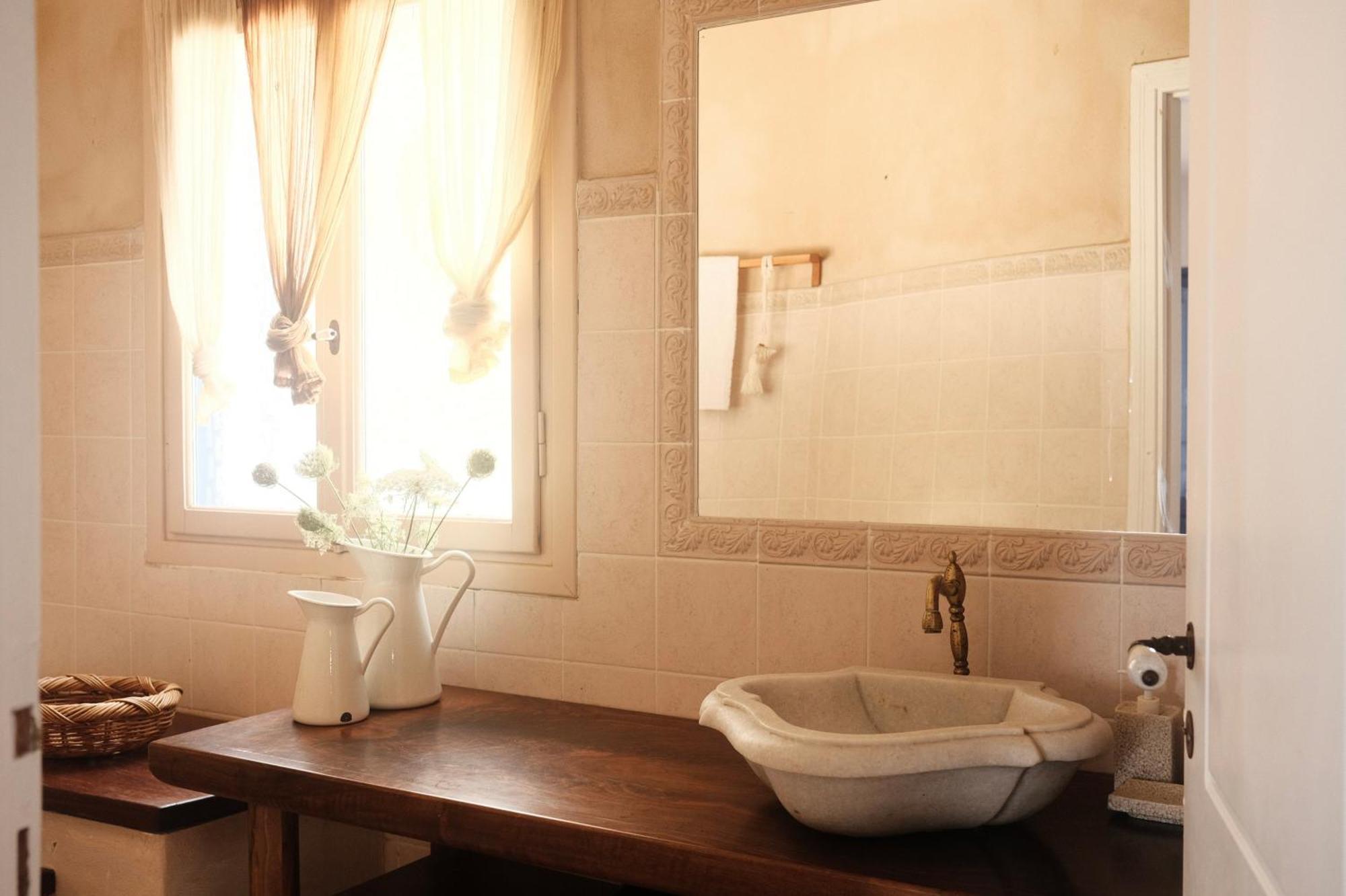 Alia's Sea View & Country house Aprovaton