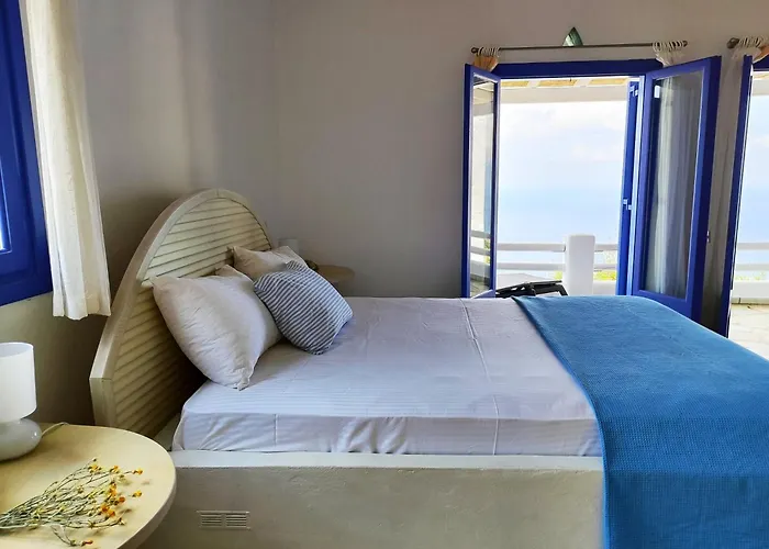Alia\'S Sea View Villa & Studios
