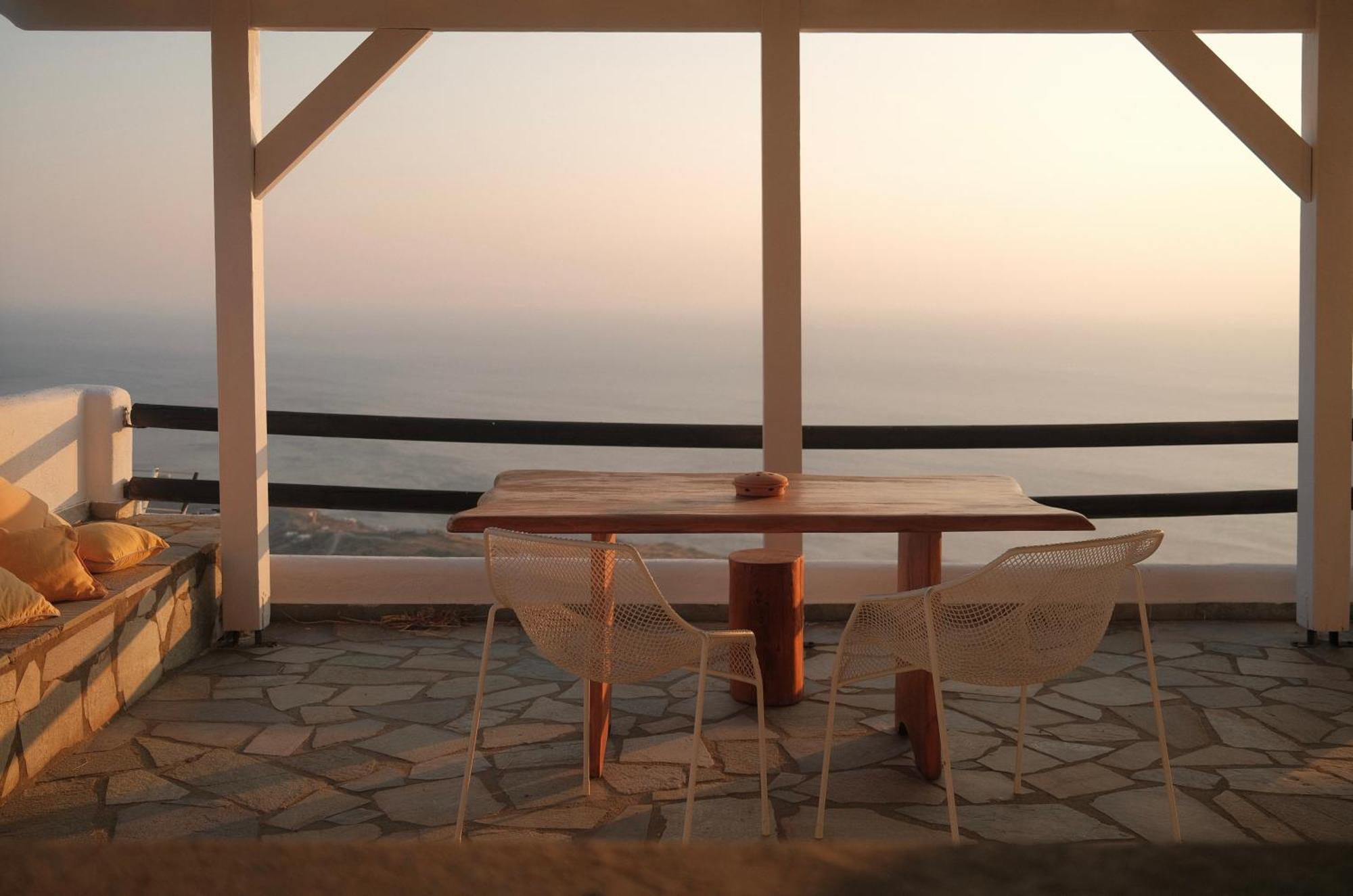 Alia's Sea View & Aprovaton